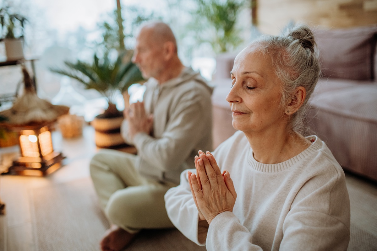 how meditation helps seniors in memory care